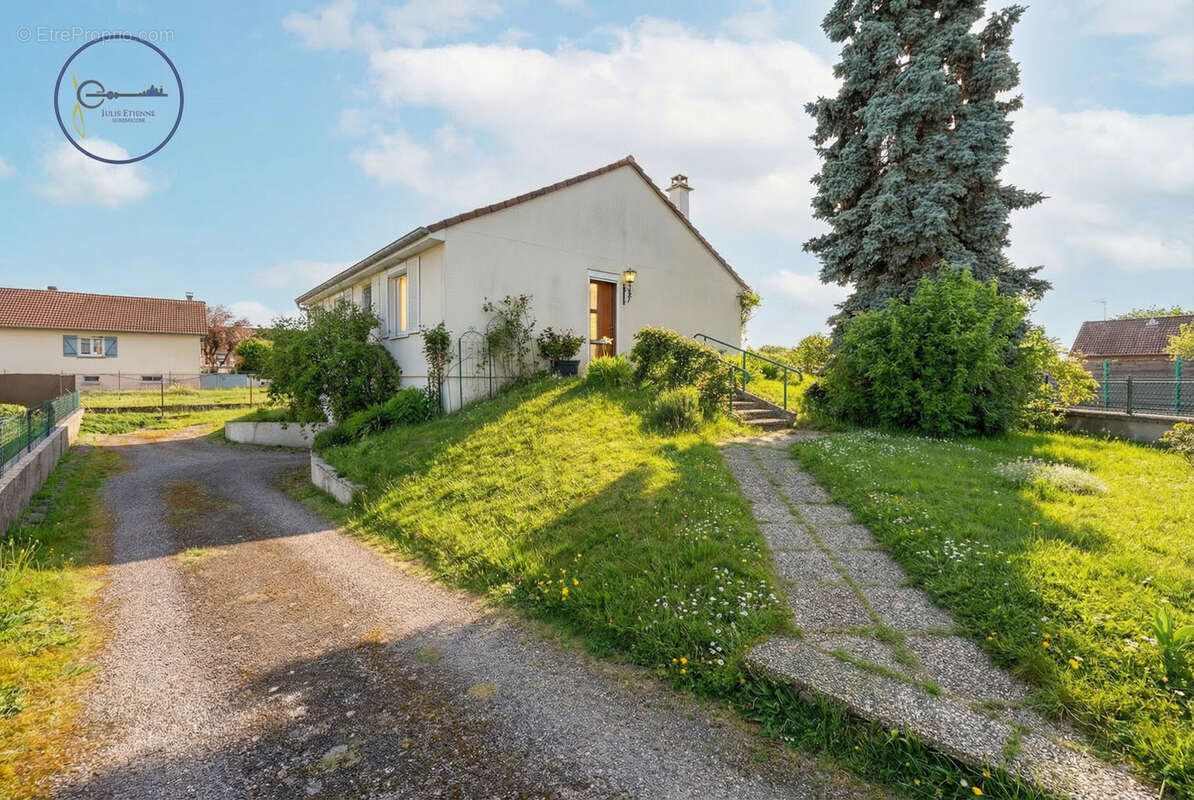 Maison à DOGNEVILLE