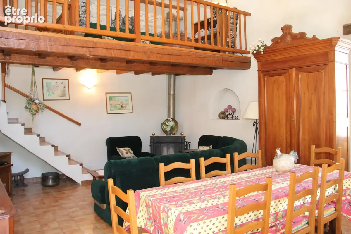 Maison de ville de 136m2 composée de deux logements et d'une terrasse - photo 3