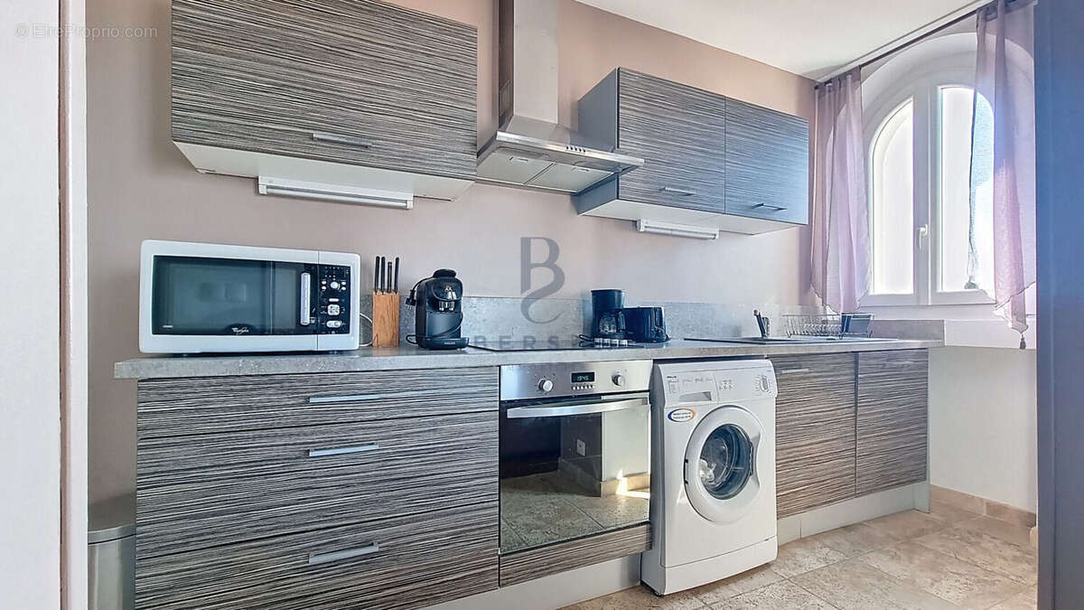 Appartement t2 centre ville st raphael calme vue mer imprenable - photo 10