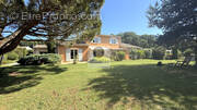 Maison à MONTELEGER