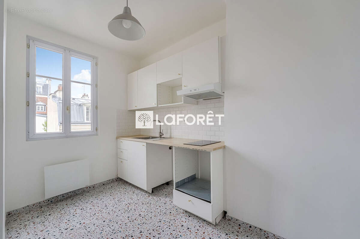 Appartement à PARIS-14E