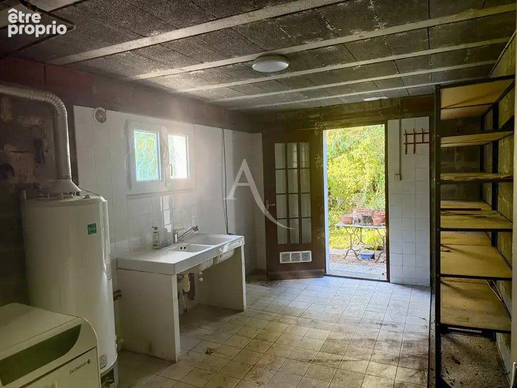 ROCHEFORT : Maison familiale 4 chambres avec jardin, garage et fort potentiel - photo 5