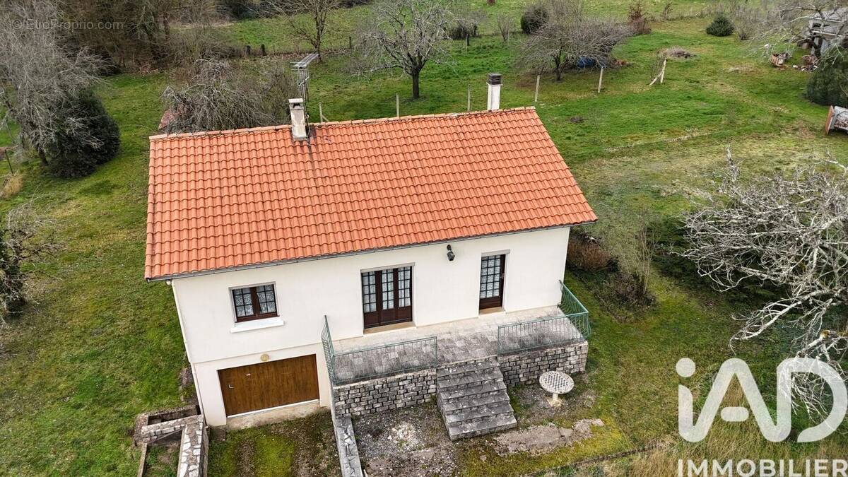 Photo 1 - Maison à LUSSAC