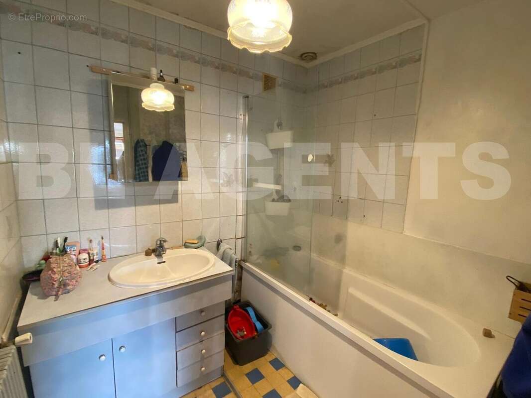 WhatsApp Image 2025-12-09 à 08 - Maison à YVRE-LE-POLIN