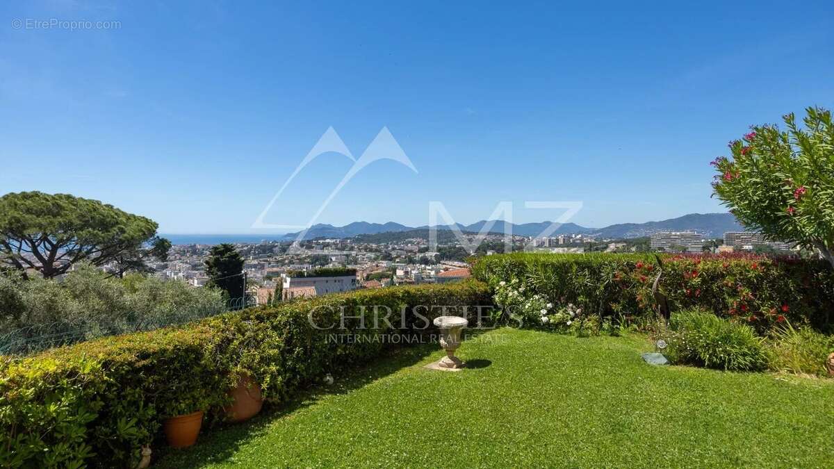 Appartement à LE CANNET