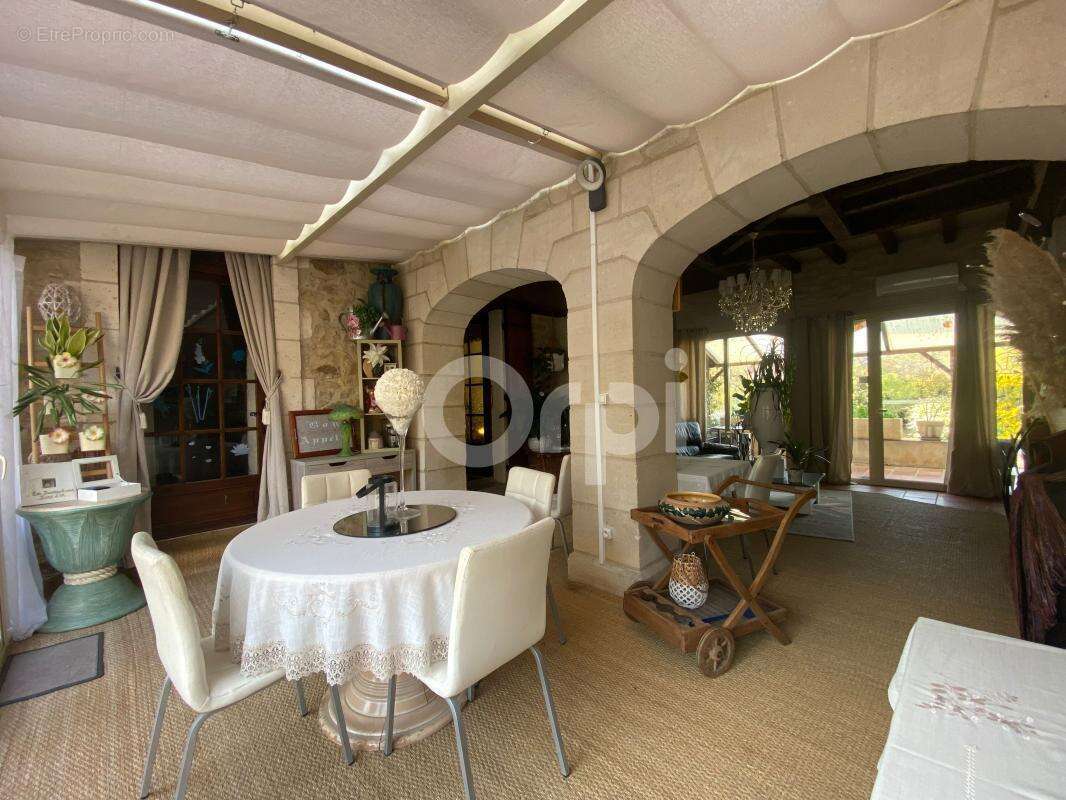 Maison à TERRASSON-LAVILLEDIEU