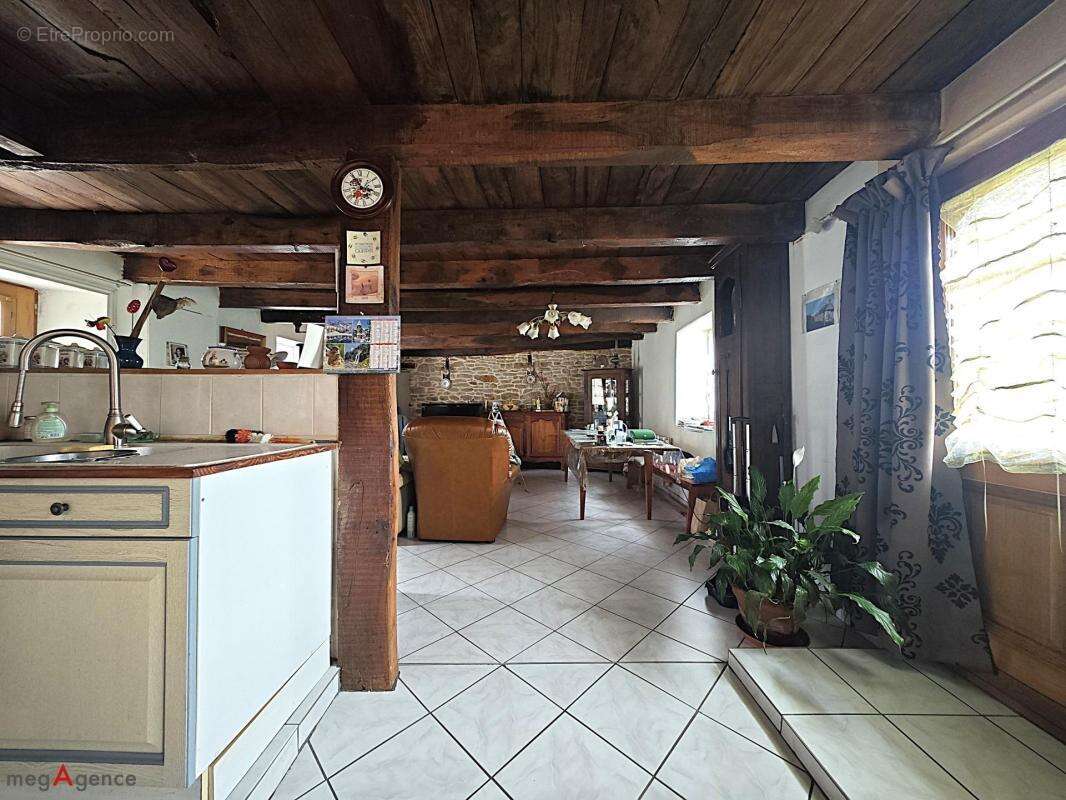 Maison à GUEHENNO