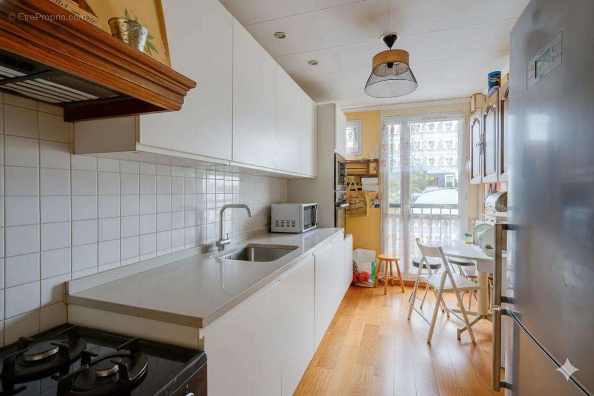 Appartement à COURBEVOIE