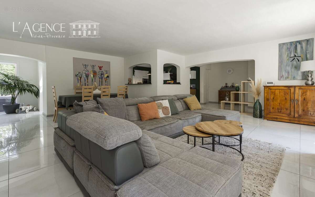 Maison 208 m² à Peynier  - photo 5