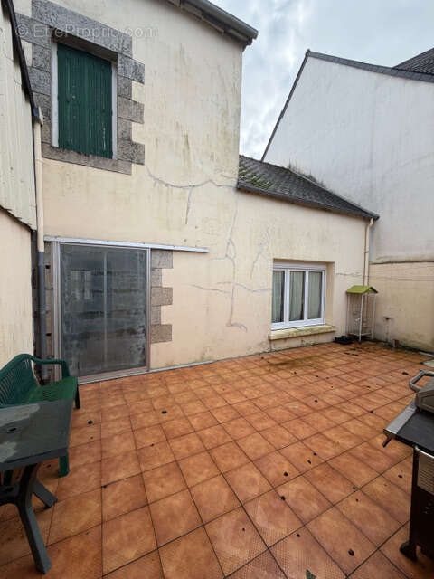 Murs et fonds de bar licence iv avec maison 4 chambres - photo 8
