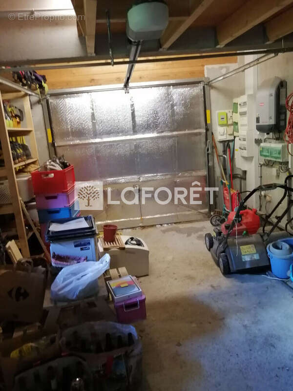 Maison à LES CHAPELLES