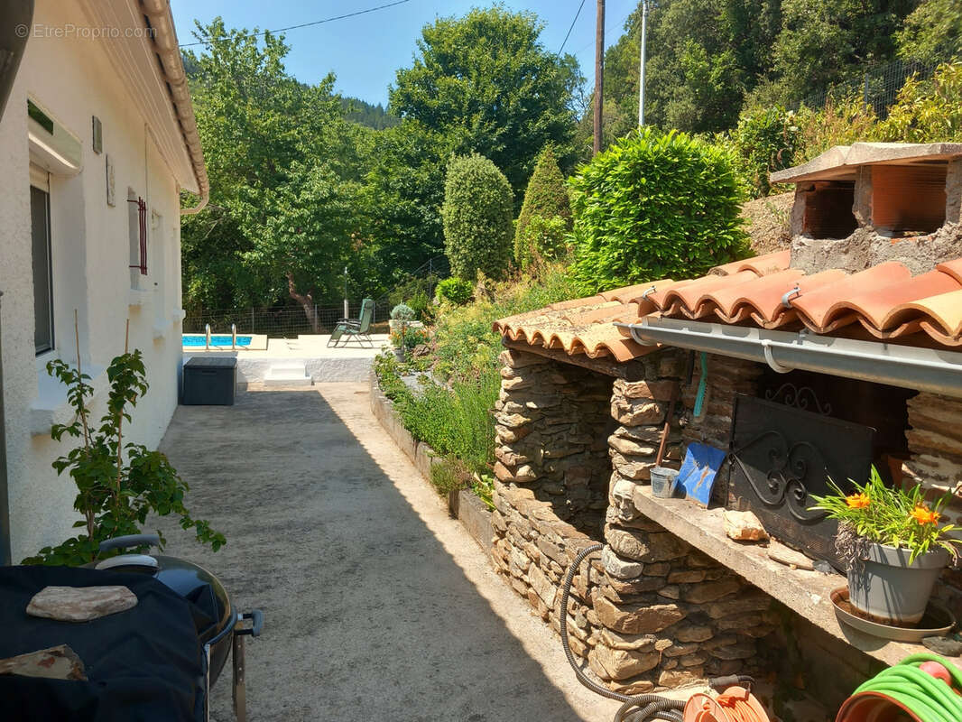 Maison de Standing en parfait état avec piscine. - photo 12