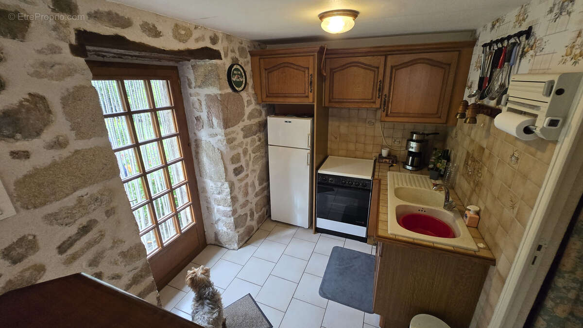 Maison à SAINT-BONNET-LES-TOURS-DE-MERLE