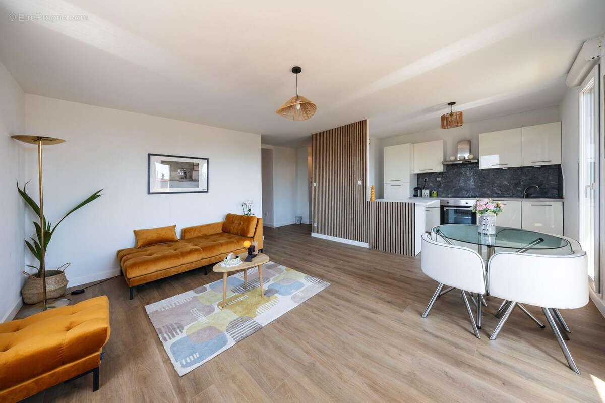 Appartement à PORT-DE-BOUC