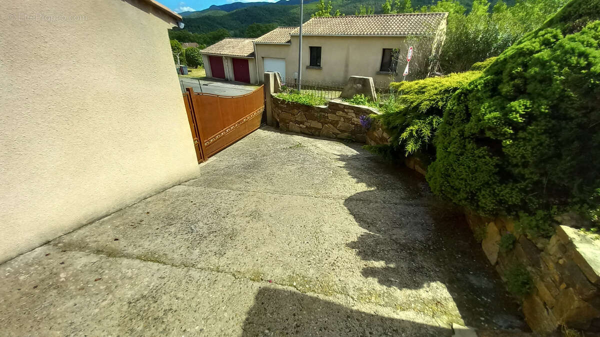 Maison à LE POUJOL-SUR-ORB