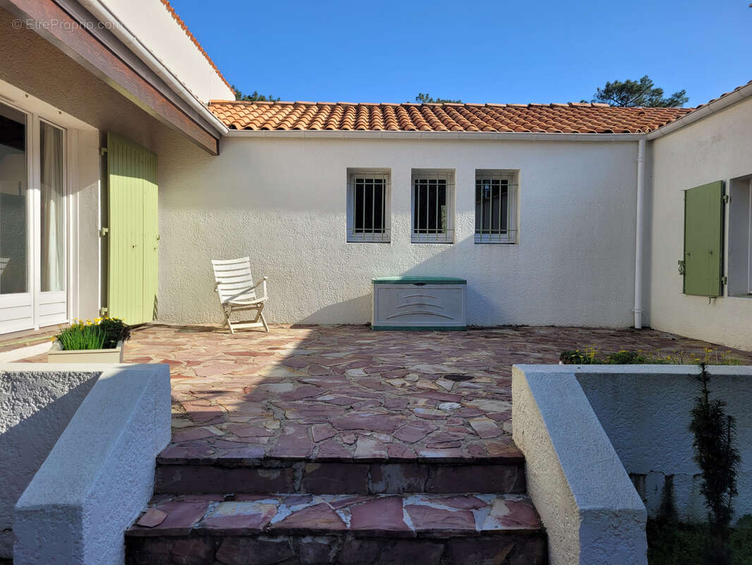 Villa avec piscine 200m2 habitables - Parc de la résidence - La Palmyre - photo 27