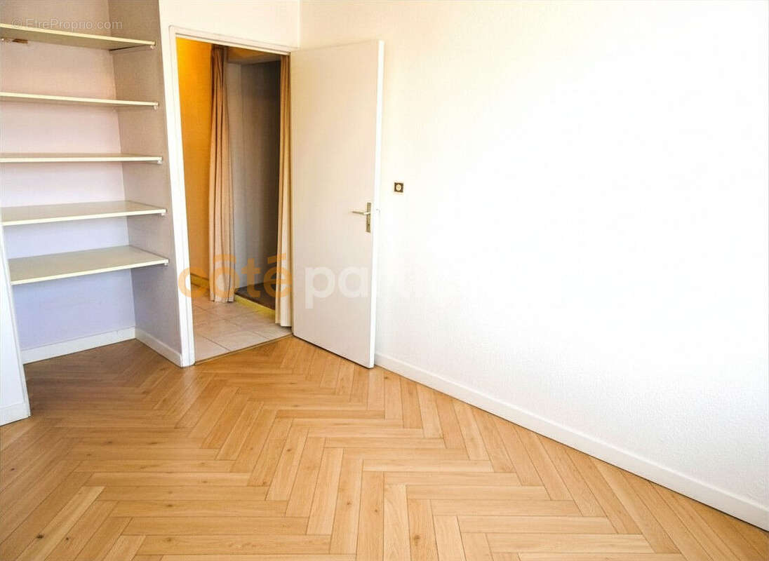 Appartement à LATTES