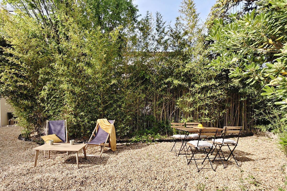 LE PRADET, proche mer, ravissant 3 pièces contemporain avec jardin et stationnement. - photo 9
