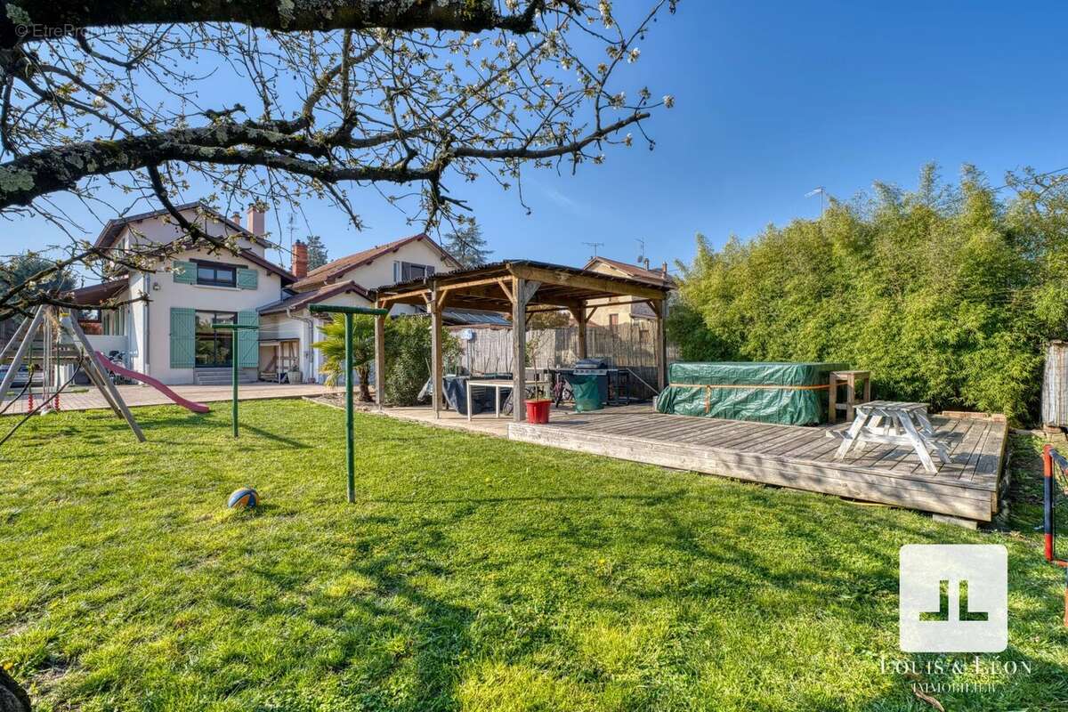 Maison à LIMAS