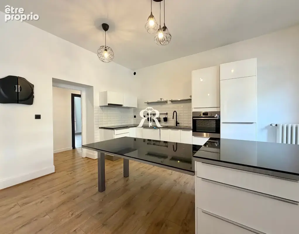 T3 À VENDRE   Hyper-centre de Clermont-Ferrand   Garage et cave - photo 3