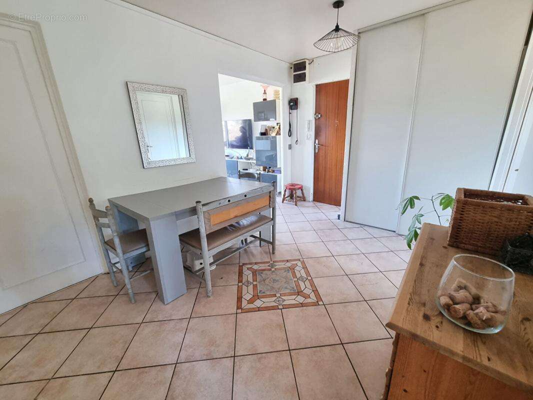 Appartement à NEUVILLE-SUR-SAONE