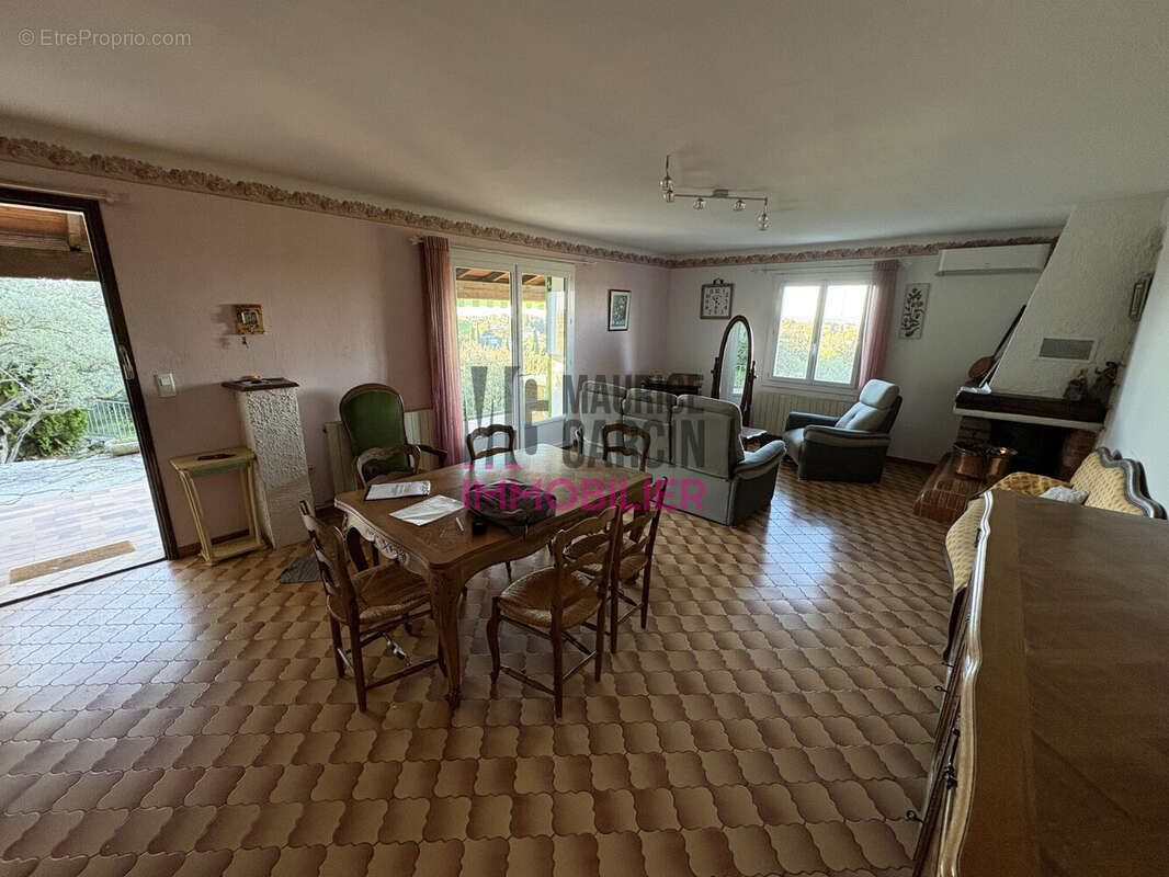 Maison à VACQUEYRAS