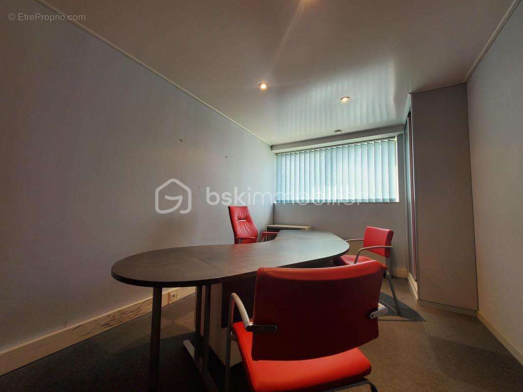 Commerce à ESTILLAC