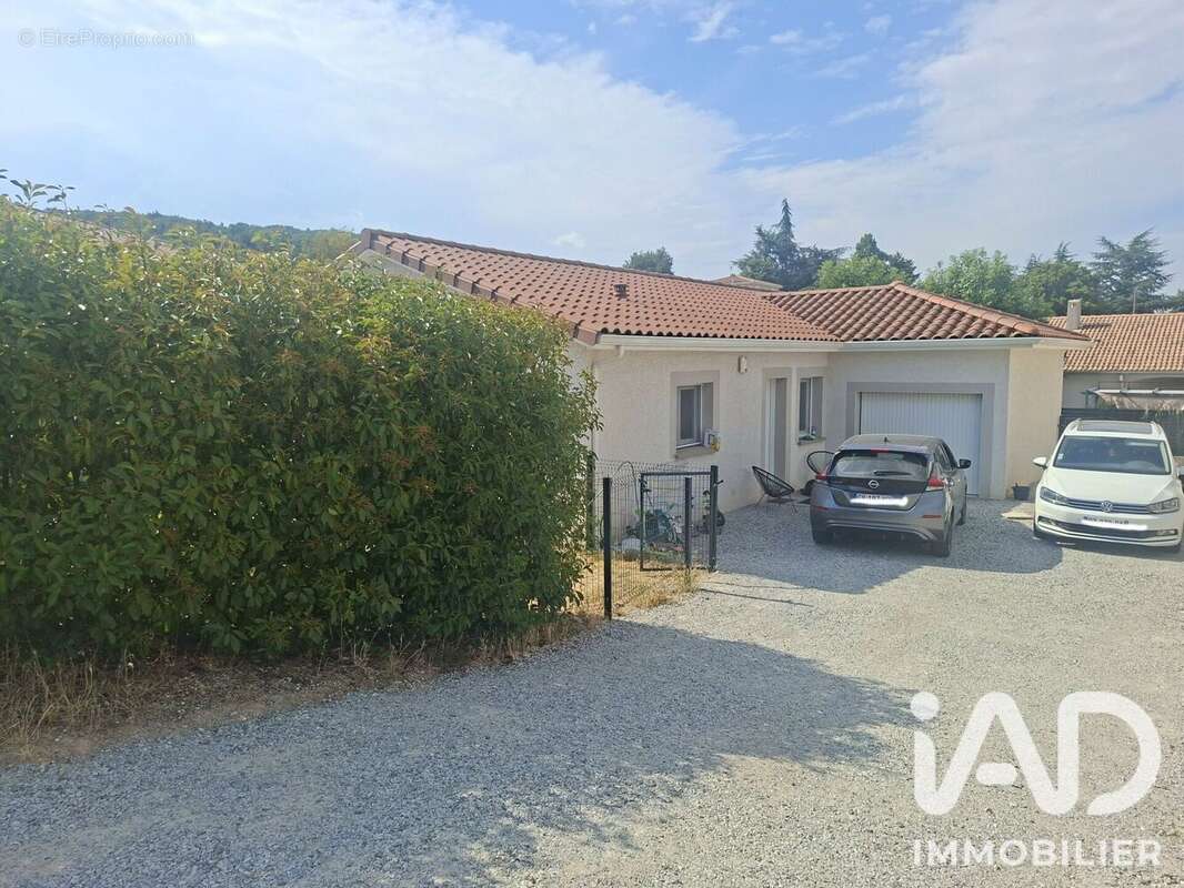 Maison 98 m² à Peaugres  - photo 2
