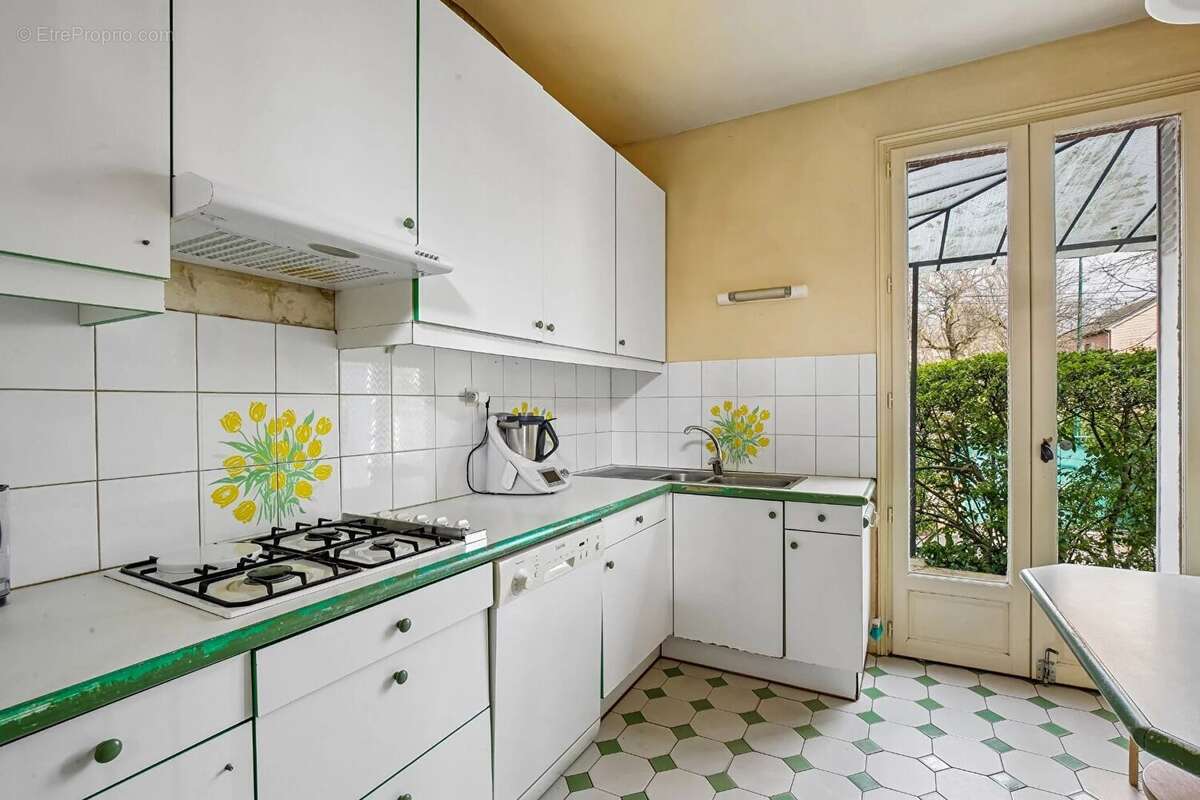 Le vesinet - maison de charme - 6 chambres - 155 m² au sol - terrain 572 m² - 5 mn rer - photo 9