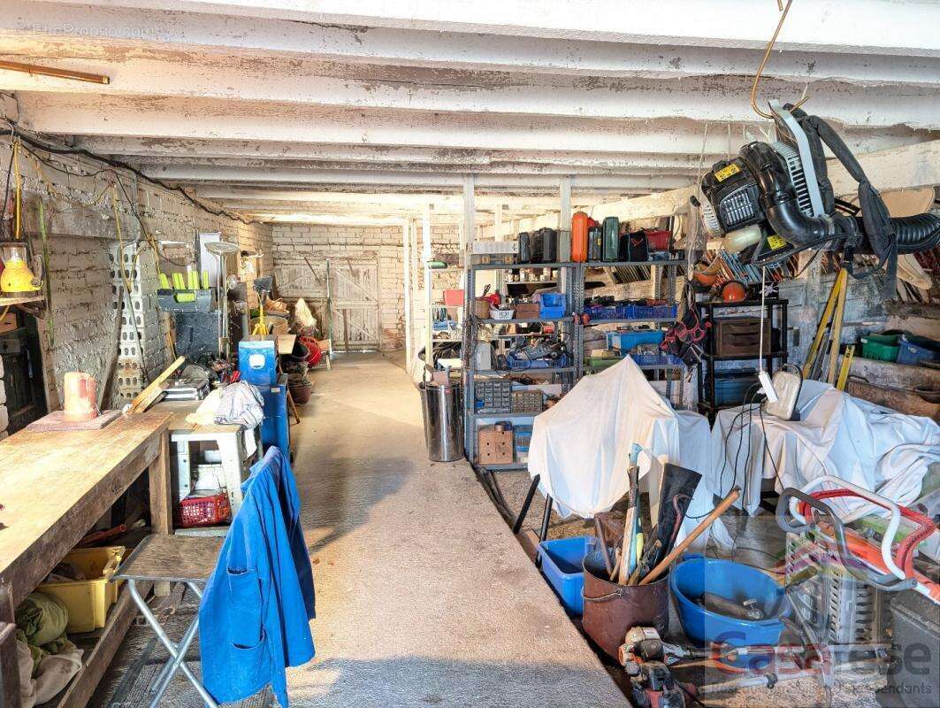 Maison à CASTELNAU-MONTRATIER