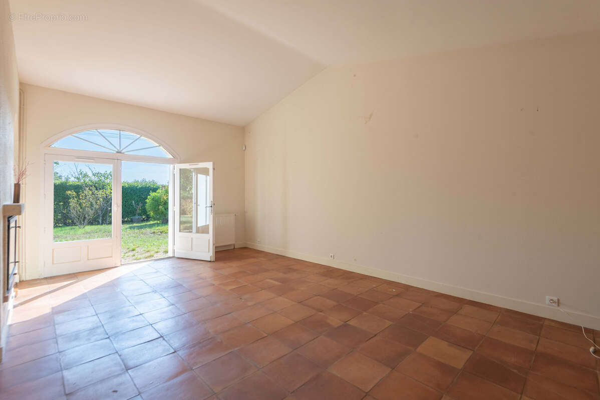 Maison à CAMBLANES-ET-MEYNAC