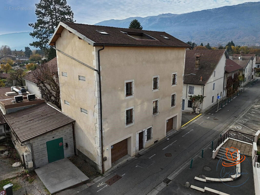 Maison à SAINT-GENIS-POUILLY