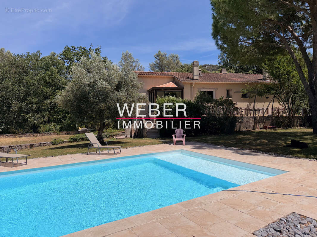 EVENOS LE BROUSSAN 5000 m2 Villa 5 chambres Piscine - photo 16