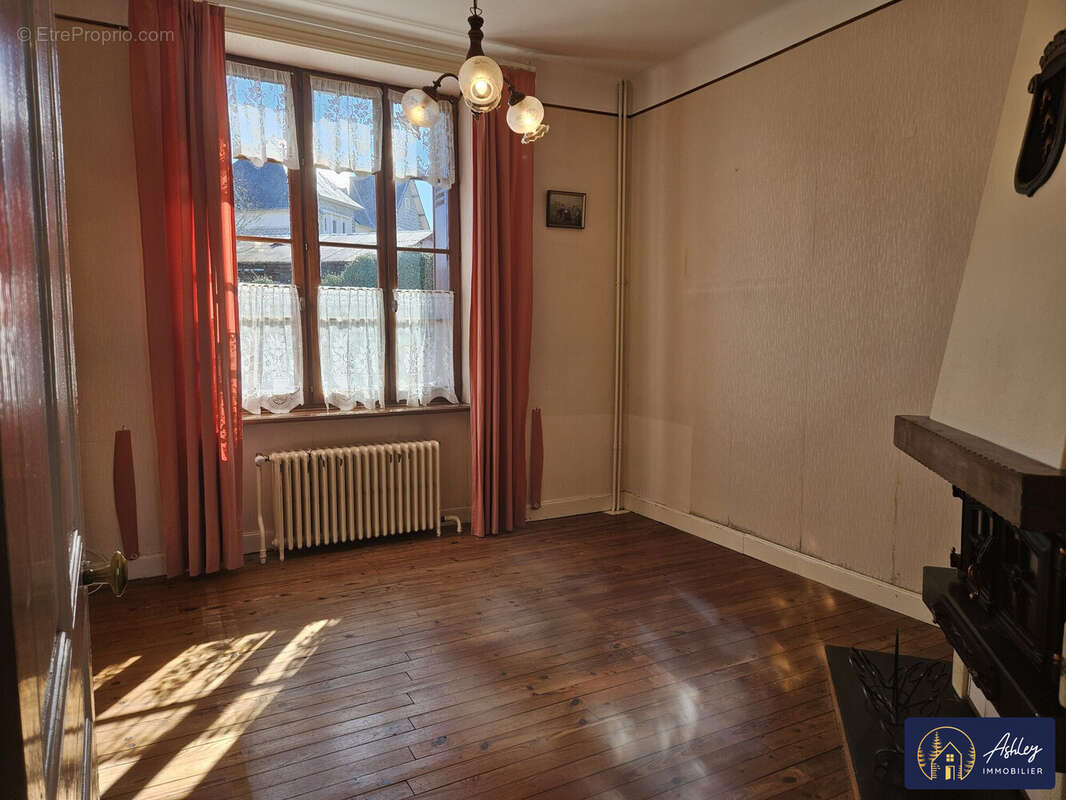 Maison à MERLINES