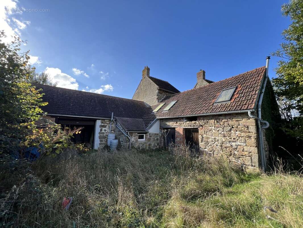 maison côté jardin - Maison à ECOUCHE