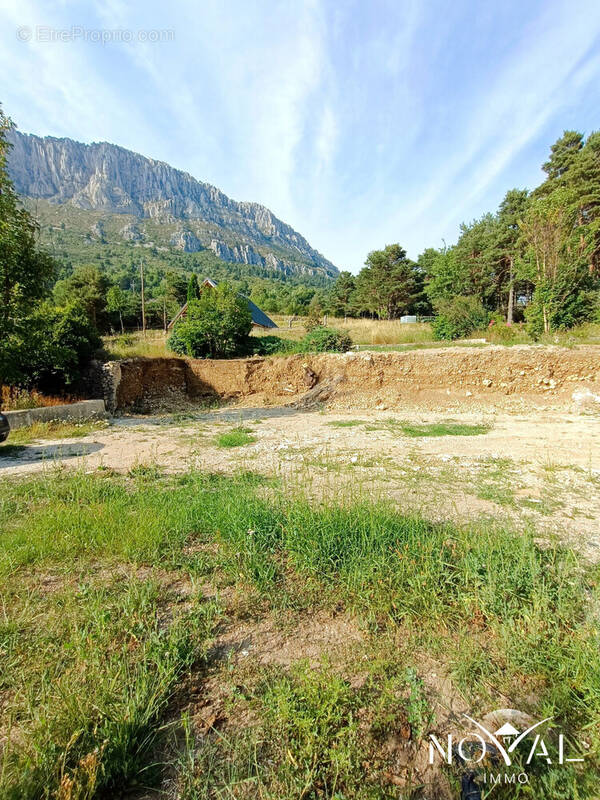 Terrain constructible  - Terrain à SERANON