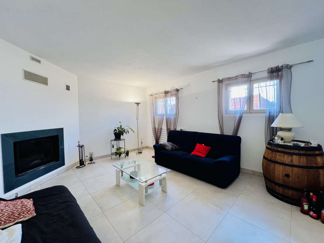 Maison à SAINT-LAURENT-DU-VAR