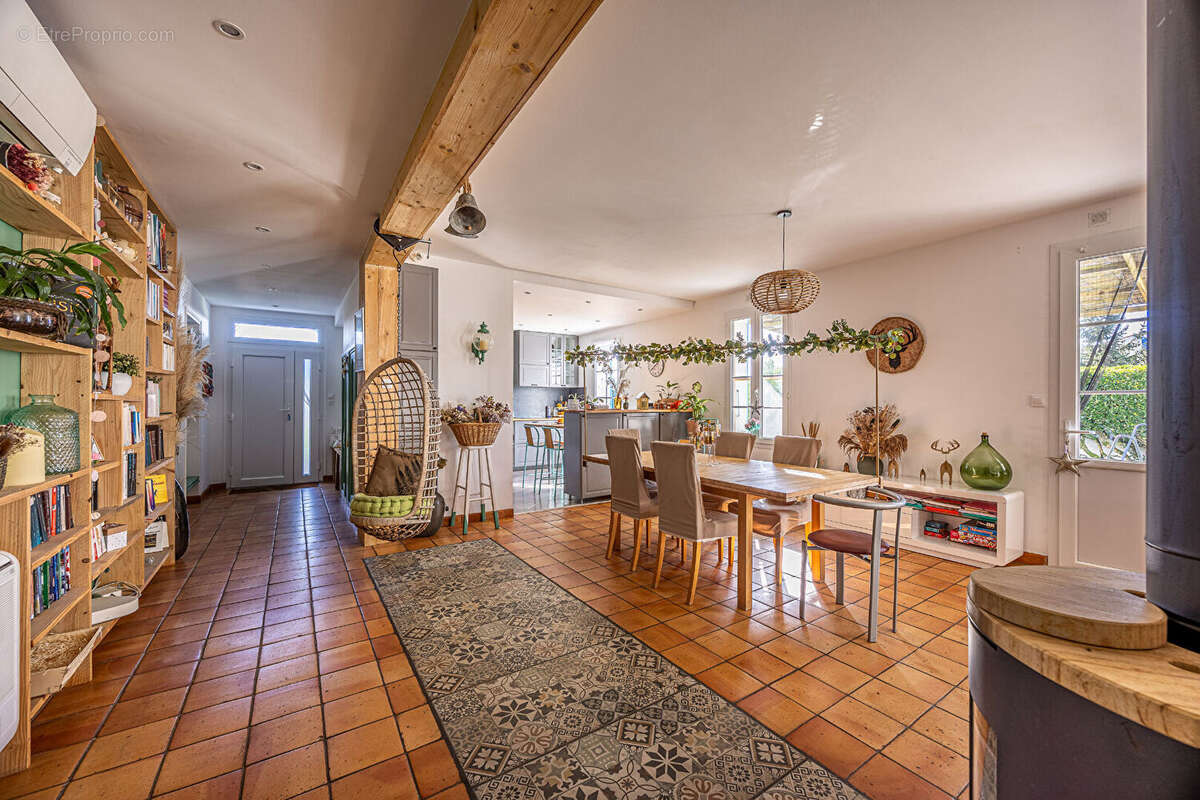 Maison à MORNAC-SUR-SEUDRE