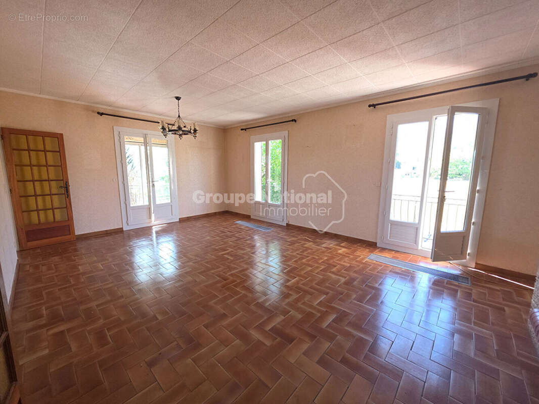 Maison à NANS-LES-PINS