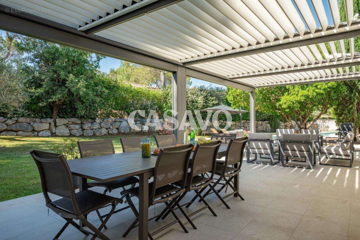 Maison à LE THOLONET