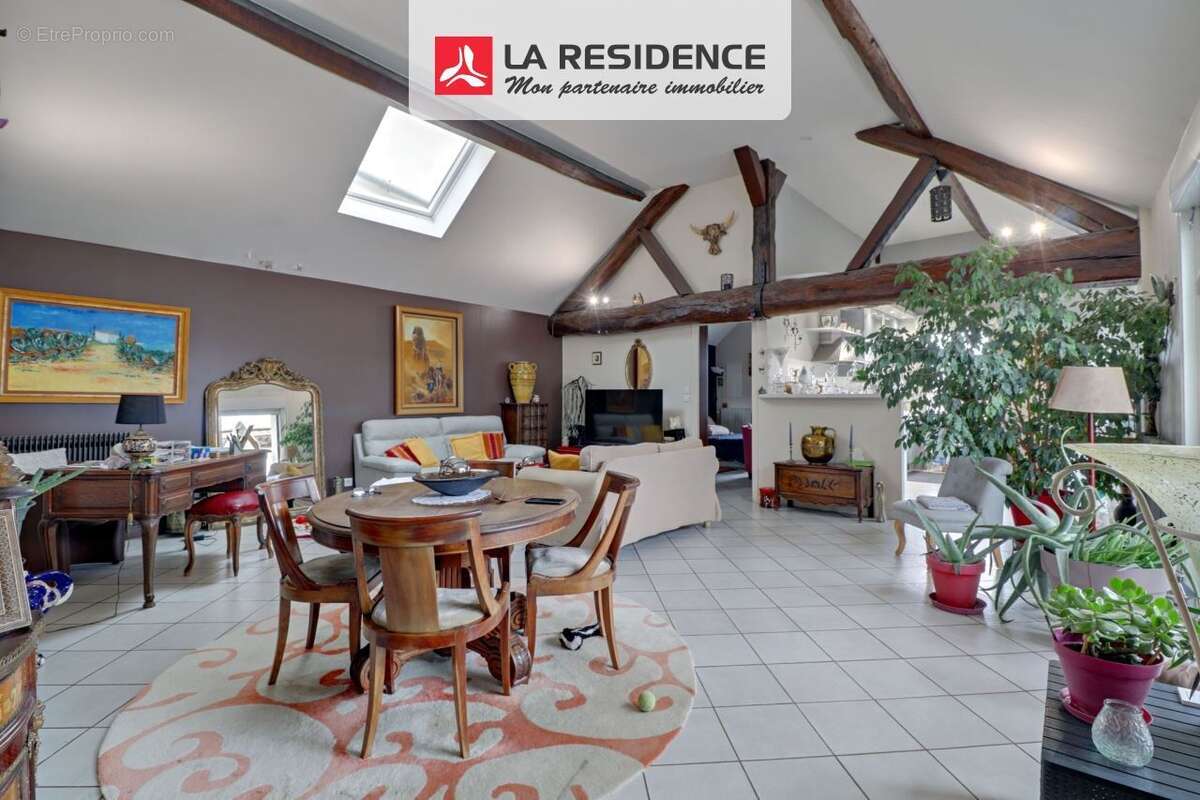 Maison à JOUY-LE-MOUTIER