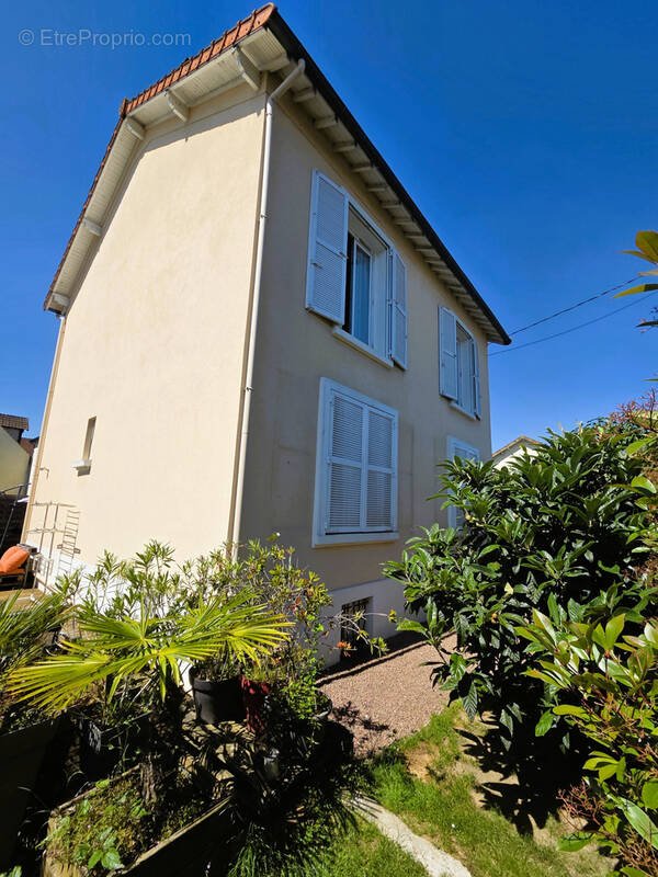 Maison à SAVIGNY-SUR-ORGE