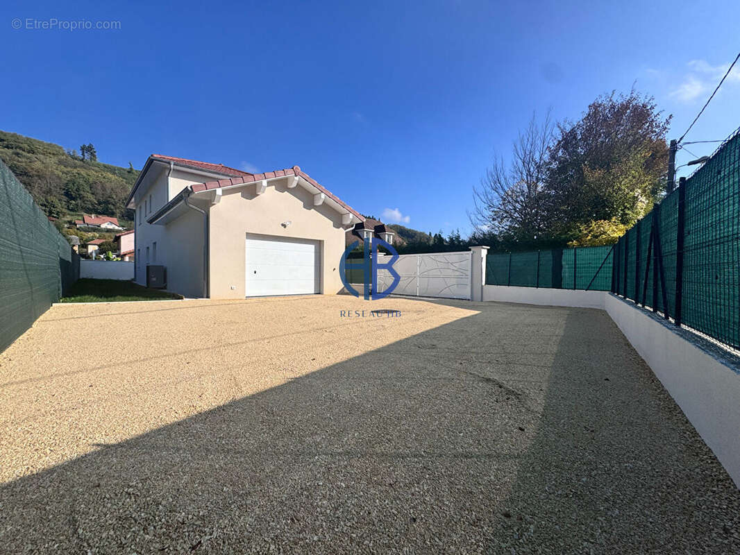 Maison à LE GRAND-LEMPS