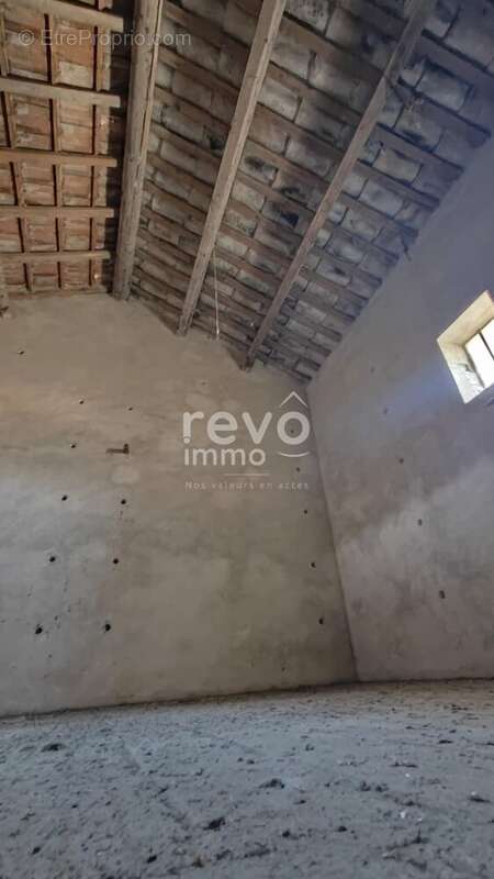 Maison à TRAVAILLAN