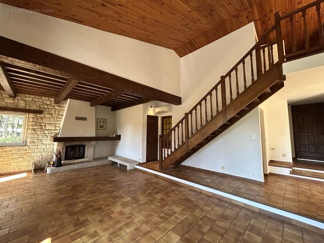 Maison à LA TOUR-D'AIGUES