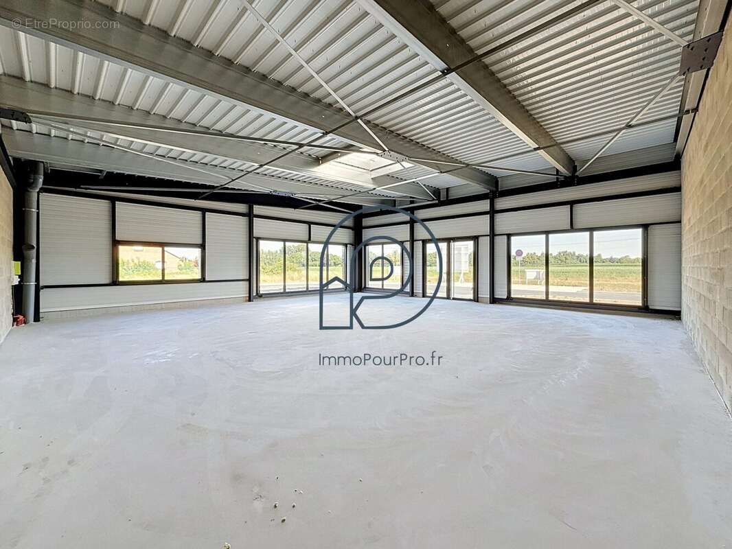Commerce 148 m² à Erquinghem-Lys  - photo 2