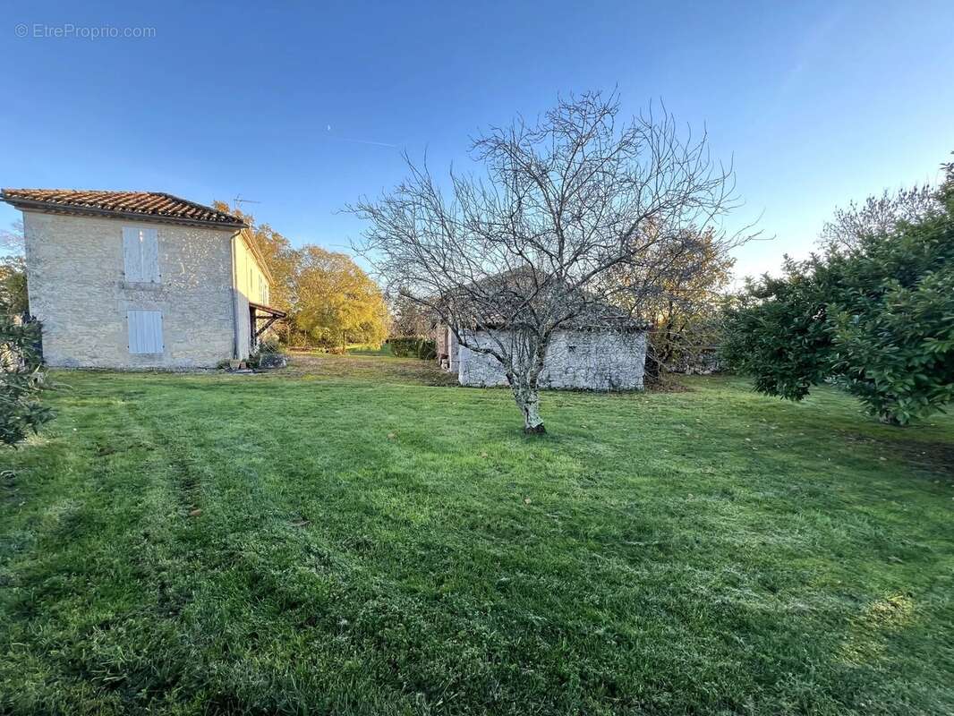 Maison à SAINT-CLAR