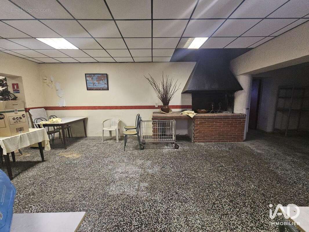 Photo 3 - Commerce à MONBEQUI