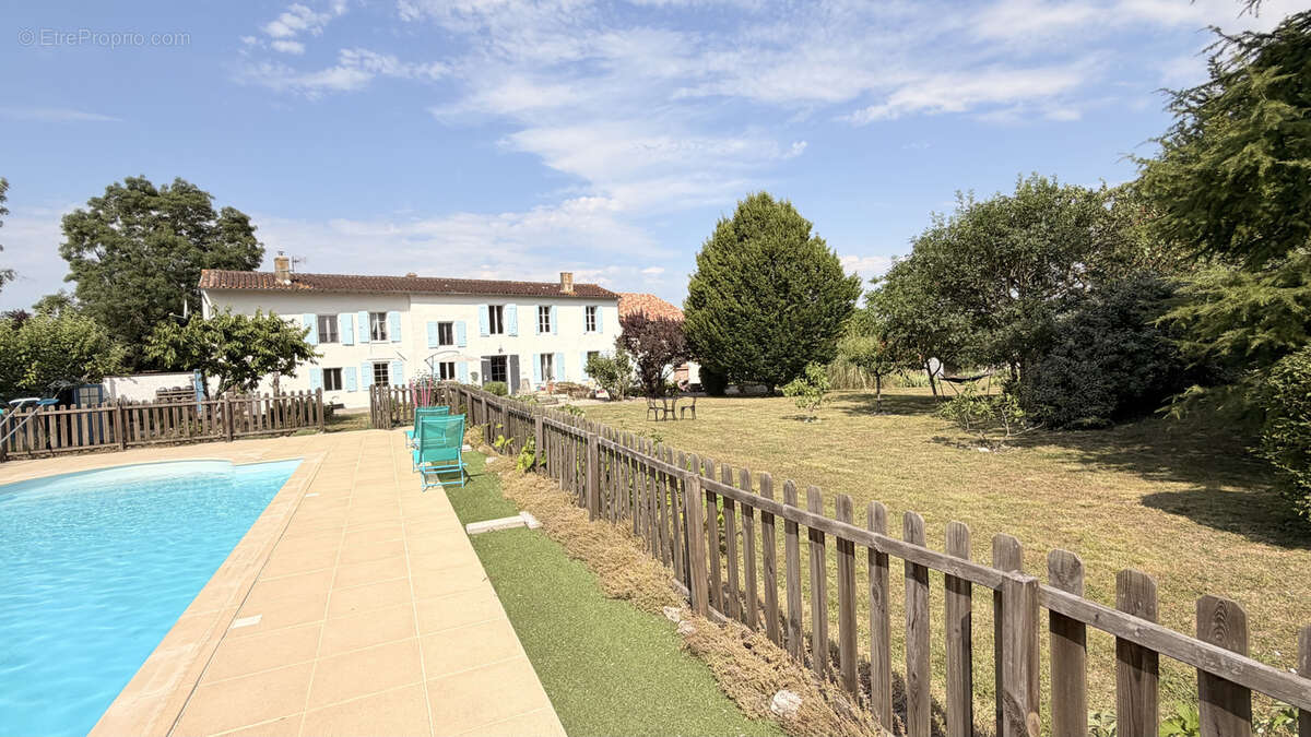 Jolie maison charentaise de caractère - photo 25