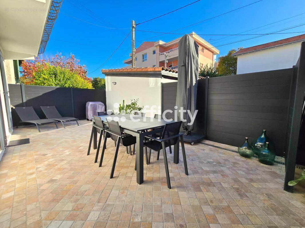 Appartement à LE CANNET